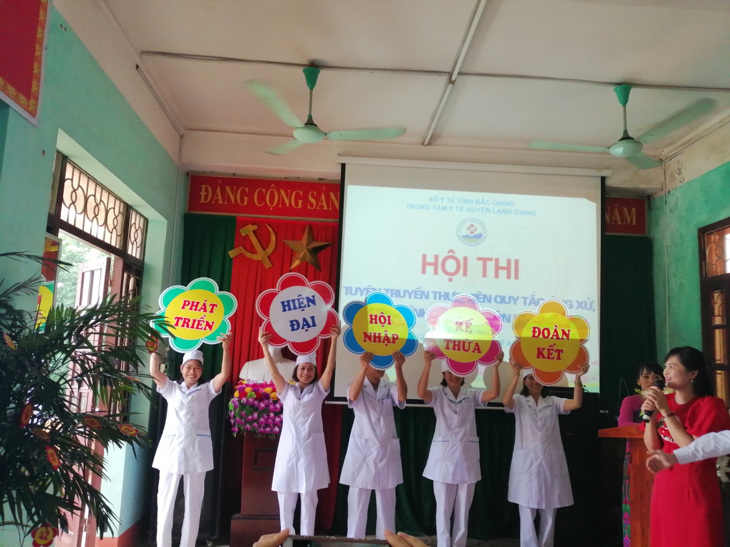 TTYT huyện Lạng Giang tổ chức hội thi " Tuyên truyền thực hiện quy tắc ứng xử, quy trình chuyên môn năm 2020 "