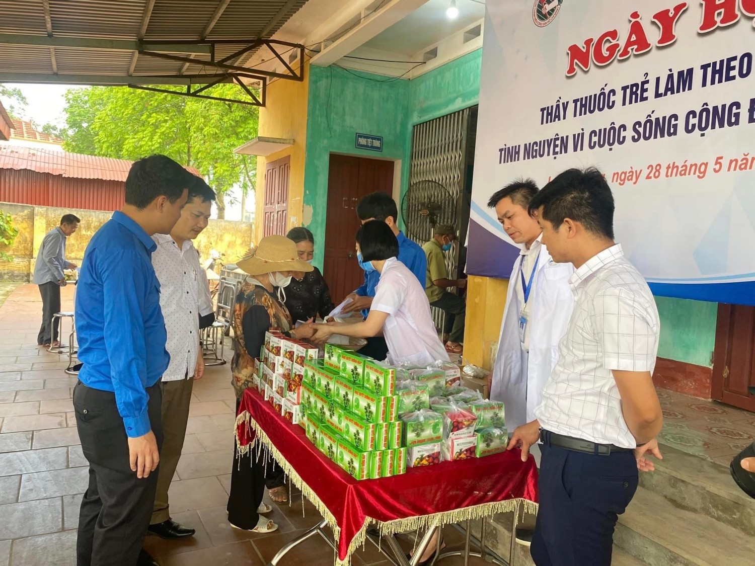 f0ba4b29b28a6cd4359b (1)